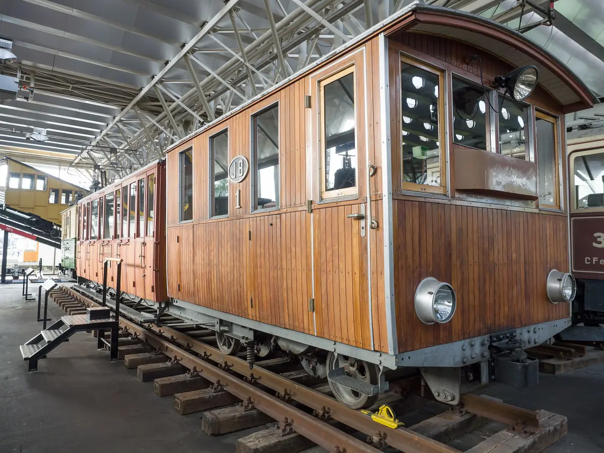 A historic wooden carriage of the Jungfrau Railway